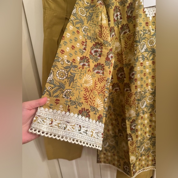 NWT Khaadi 100% cotton embroidered floral two piece. - Picture 5 of 13